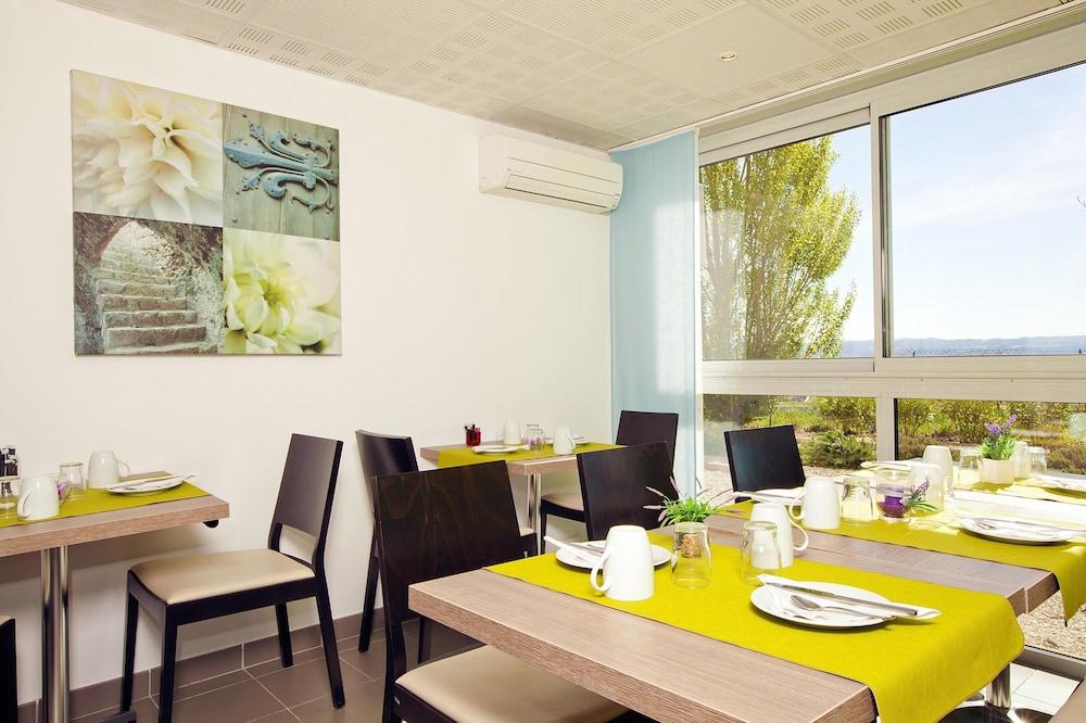 Apparthotel Sejours & Affaires Маноск Екстериор снимка