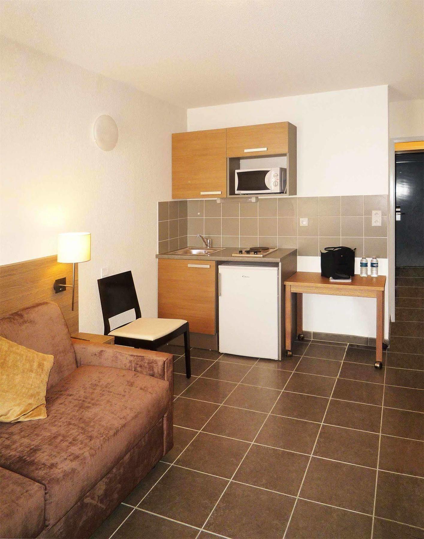 Apparthotel Sejours & Affaires Маноск Екстериор снимка